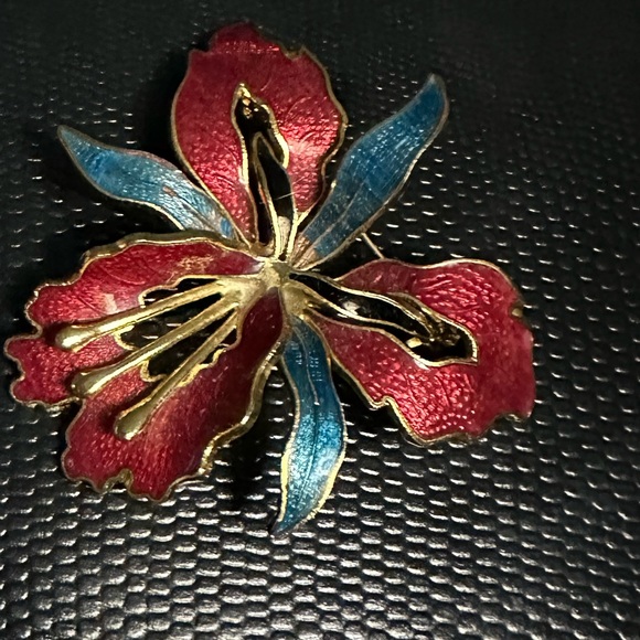 Vintage gold-plated burgundy/blue cloisonne enamel orchid broach - Picture 4 of 10